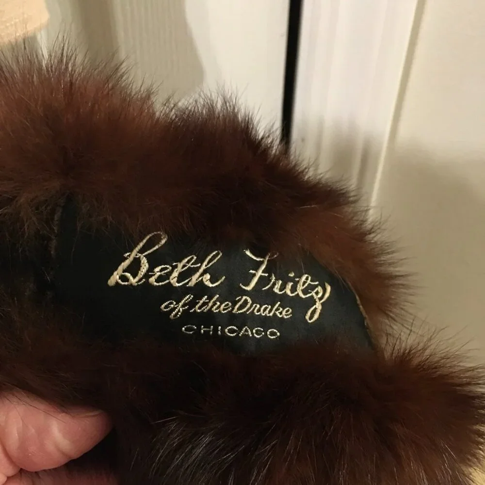 Vintage Beth Fritz of The Drake Chicago Fur Stole/Collar